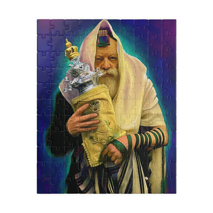 הרבי מליובאוויטש מחזיק פאזל ספר תורה